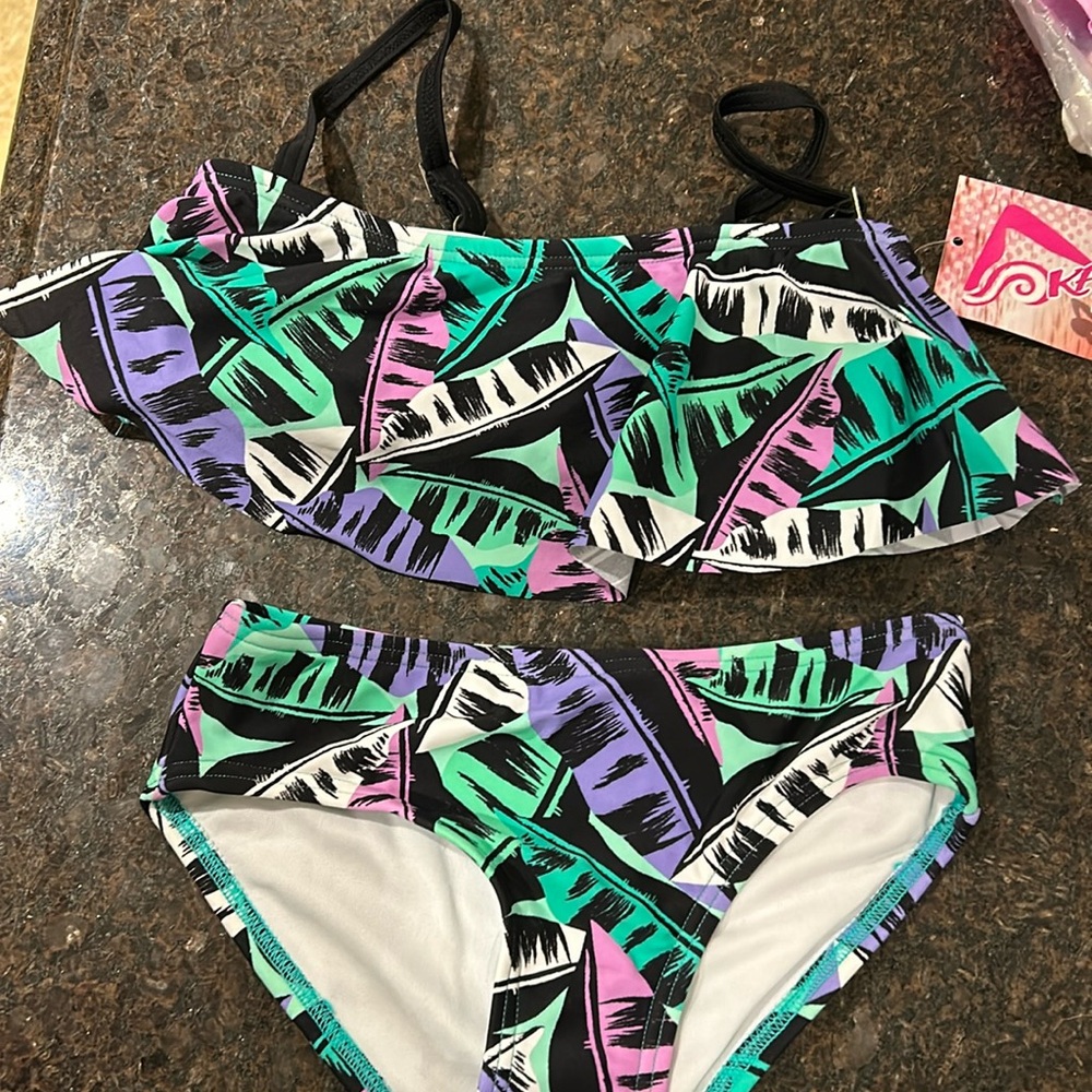 Girls bikini size 7 Kanu surf. NWT